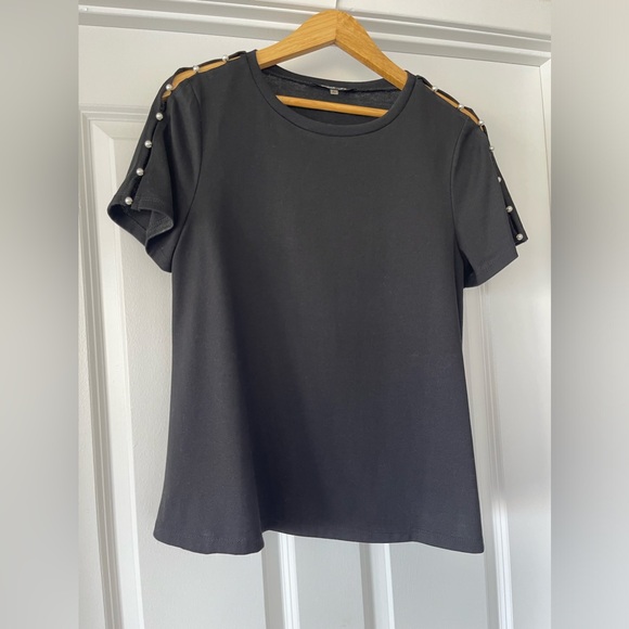NWOT Sugar + Lips Black Blouse with Pearl Detail Short Sleeve Size S - Picture 1 of 7